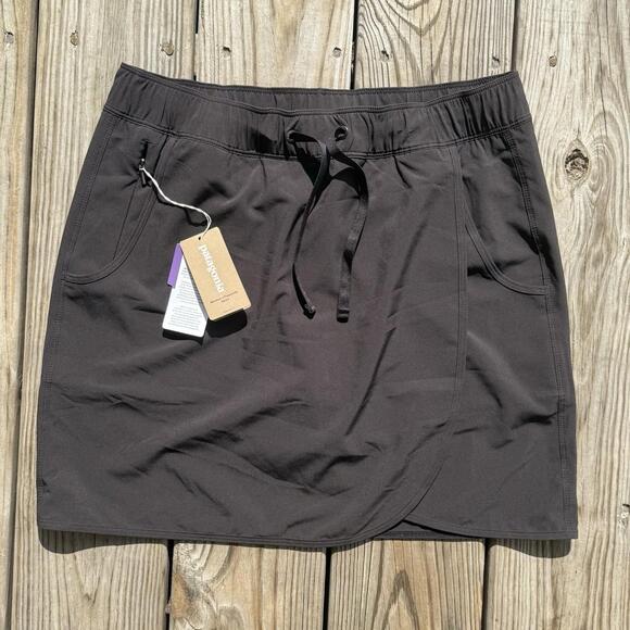 Patagonia Dresses & Skirts - Women's Patagonia Fleetwith Skort Black Size Small